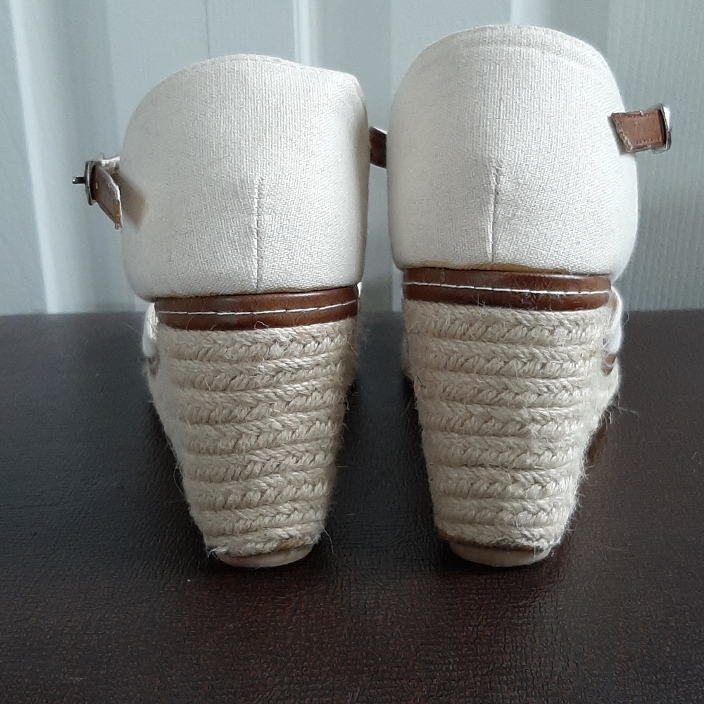 Shoes - Picture 3 of 8